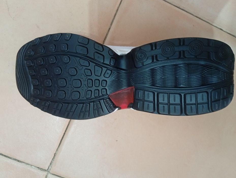 Ténis estilo Air Max Dn vermelhos/brancos – Excelente estado