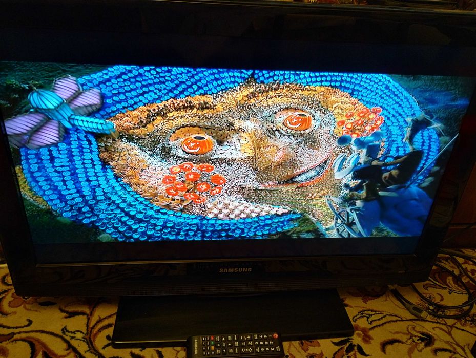 Telewizor płaski "Samsung" 32 cale z pilotem