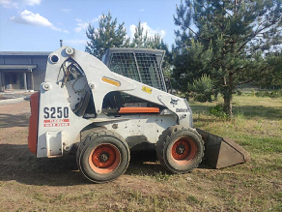 Американский минипогрузчик Bobcat S250