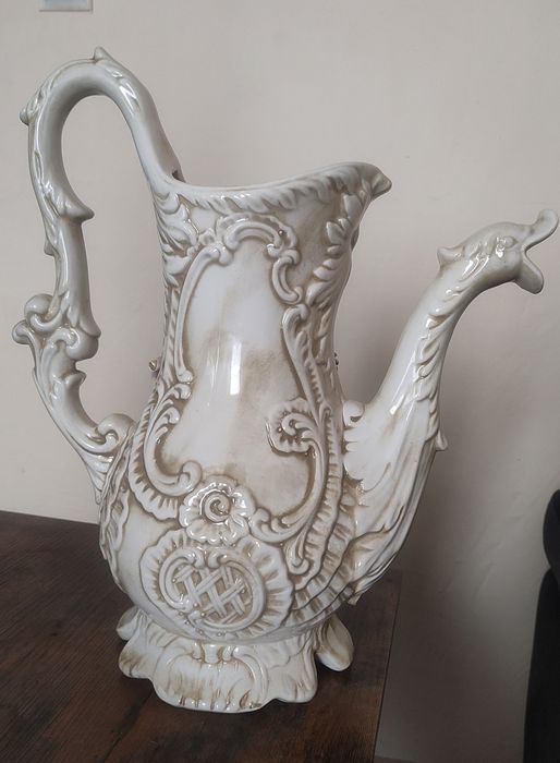 Porcelanowy dzbanek Capodimonte