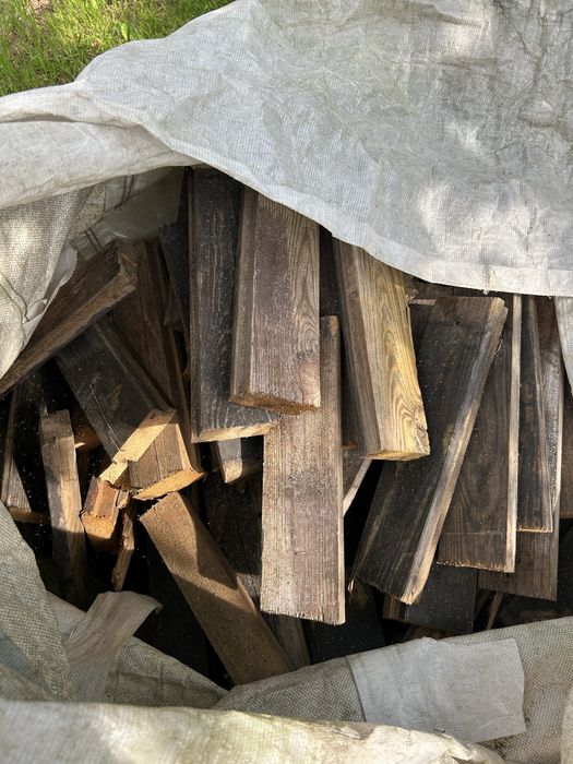 Pół Bigbaga drewna, drzewa pocietego na opał z desek