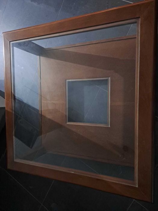 Mesa de centro de castanho e vidro