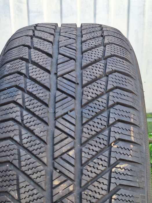 Нова зимова пара шин PLATIN 205 50 17