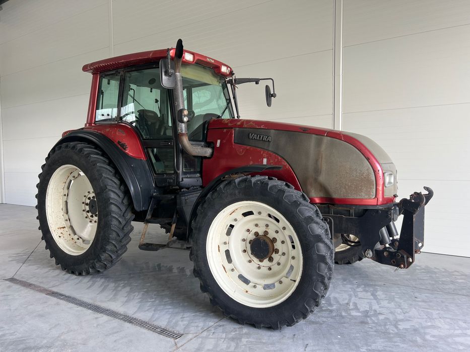 Valtra T120 do opryskiwacza, wąskie koła do międzyrzędzi