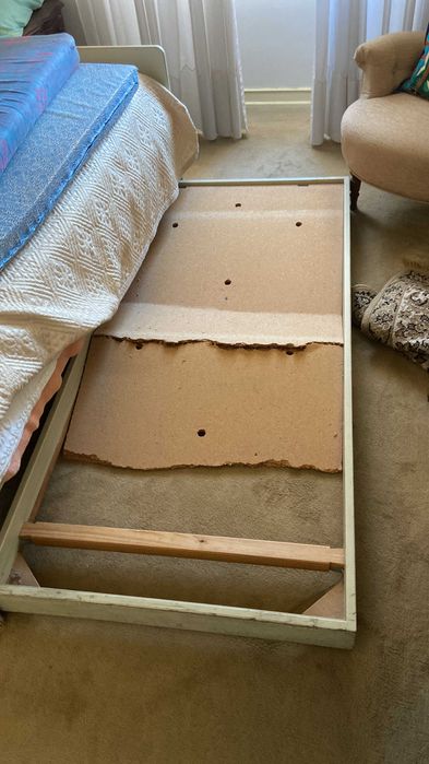 Cama de solteiro com gaveta e colchões