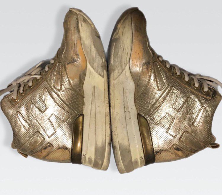 Реставрация покраска, кожаных изделий ,ремонт обуви