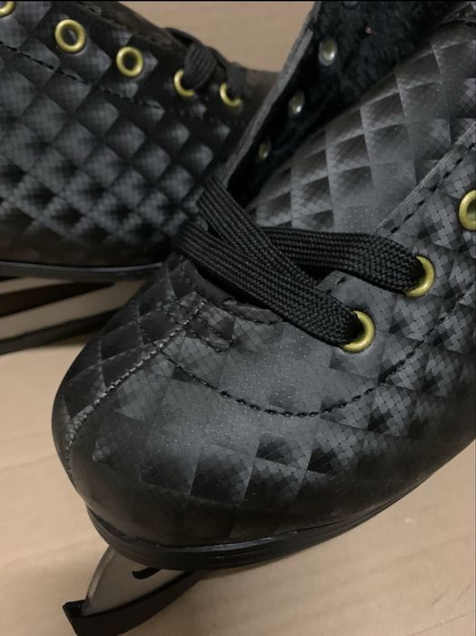 Łyżwy figurowe czarne 42