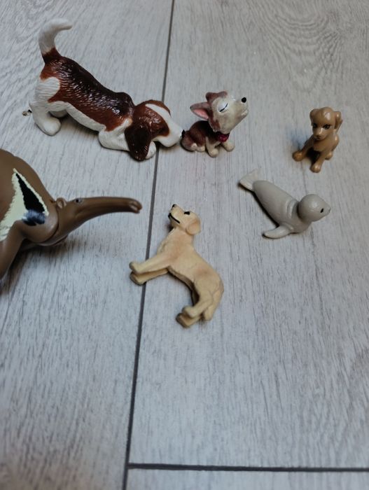 Zestaw figurek zwierząt pies foka