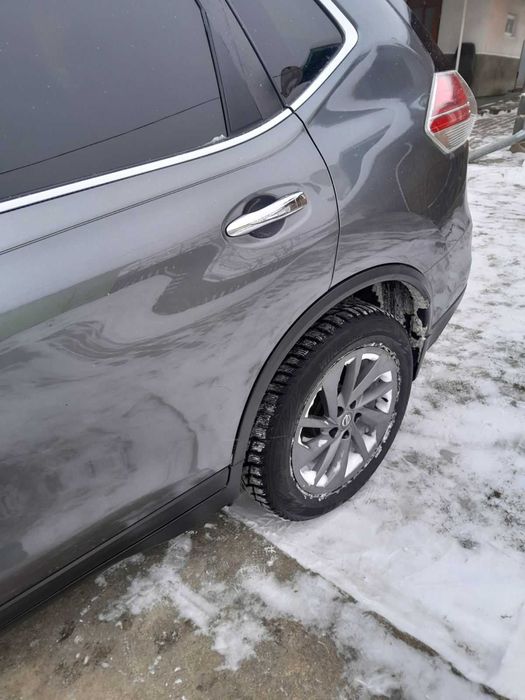 Nissan rogue 2016 року