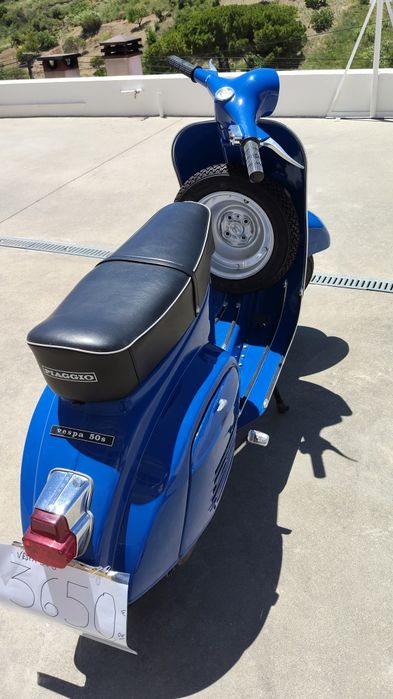 Vespa 50S restaurada com documento único