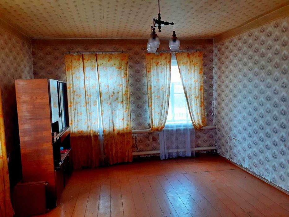 Продам 1/2 частину будинку в Люботині 90 м