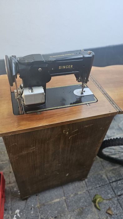 Três maquinas de costura Singer!