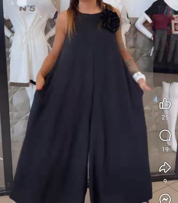 Luźny  Kombinezon sukienka z kieszeniami.