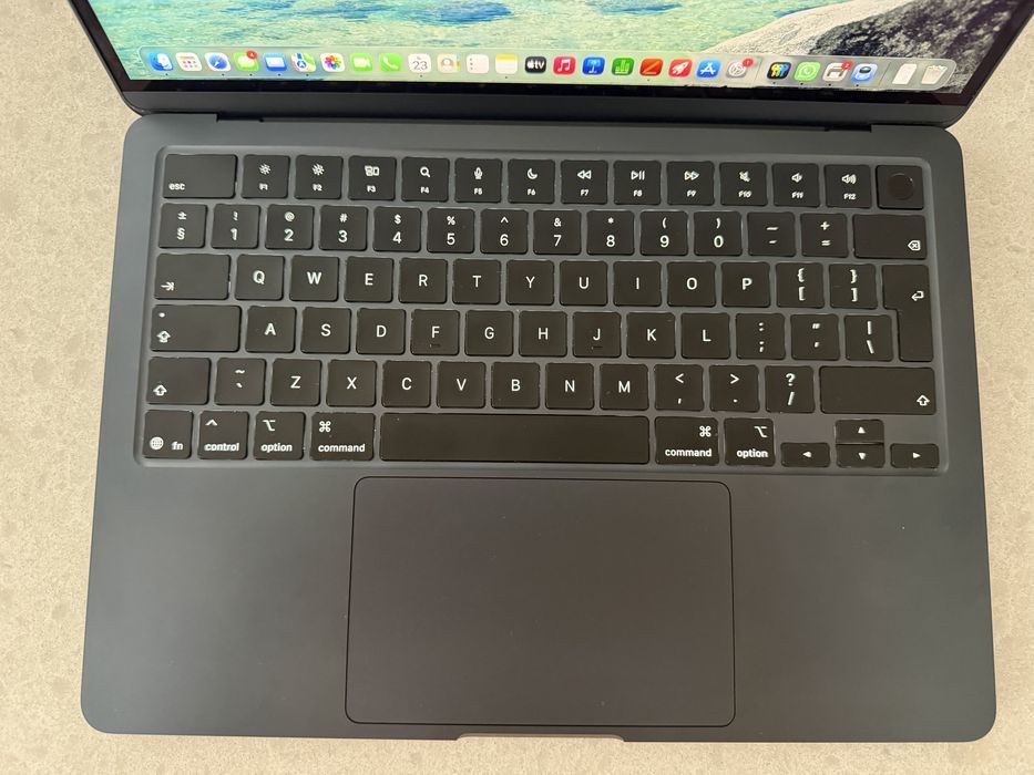 Macbook  Air2026 M5 16GB 512 GB jak nowy