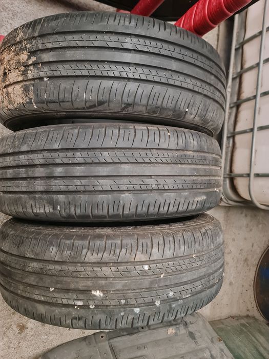 Opony 3szt opona 225/60/18 dunlop grandtrek pt30