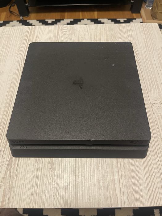 Playstation 4 slim 1 TB