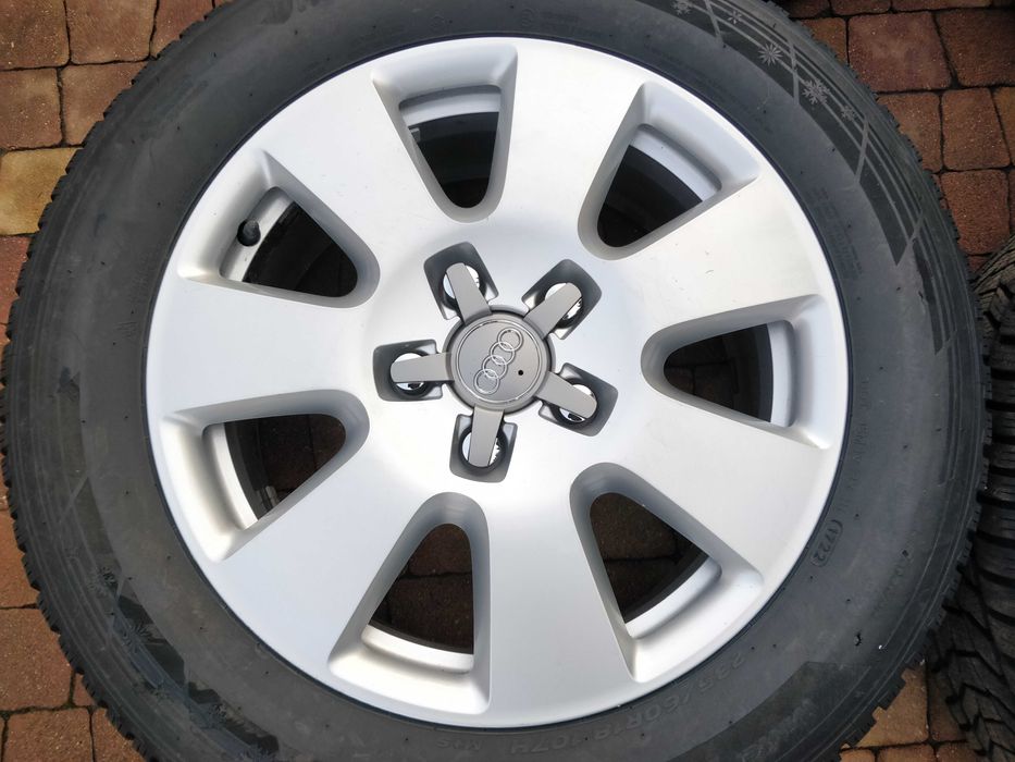 2928. Alufelgi 18" Audi Q7 4L0 Touareg 5x130 7.5J ET53 oryginał proste
