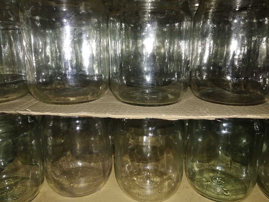 Банки стеклянные ,2,3 лит