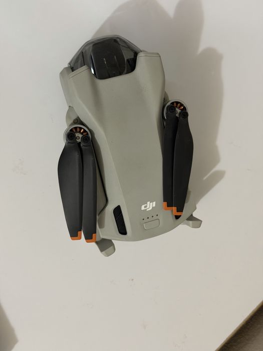 Dron dji mini 3
