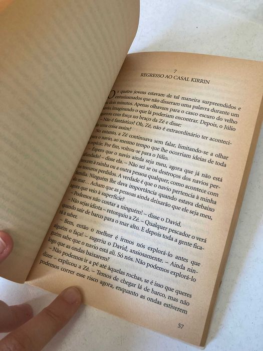 2 Livros - Os Cinco (na Ilha do Tesouro e a Luz Destruidora)