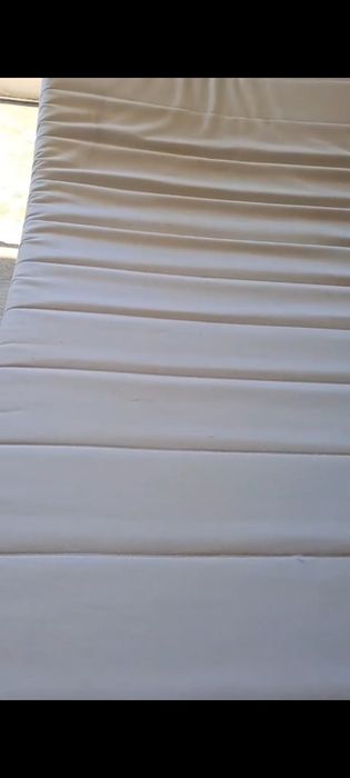 Estrados de solteiro com colchões