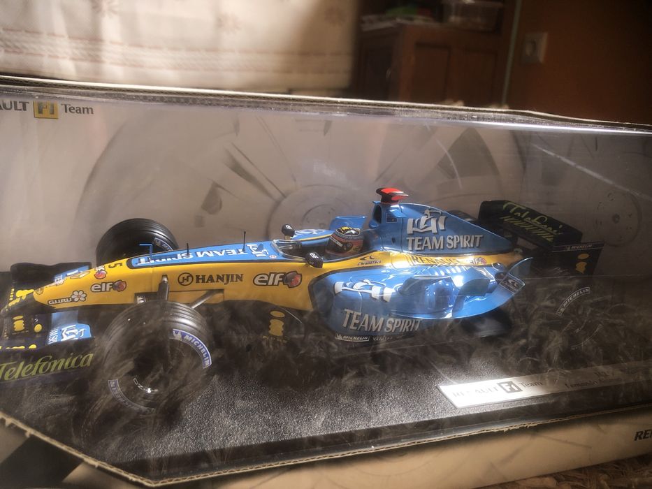 Carro f1 fernado alonso com assinatura do piloto , hotwhells racing