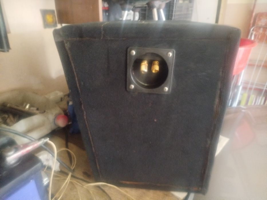 Tuba basowa, głośniki