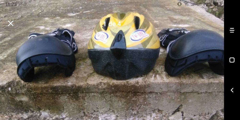 Capacete e joelheiras