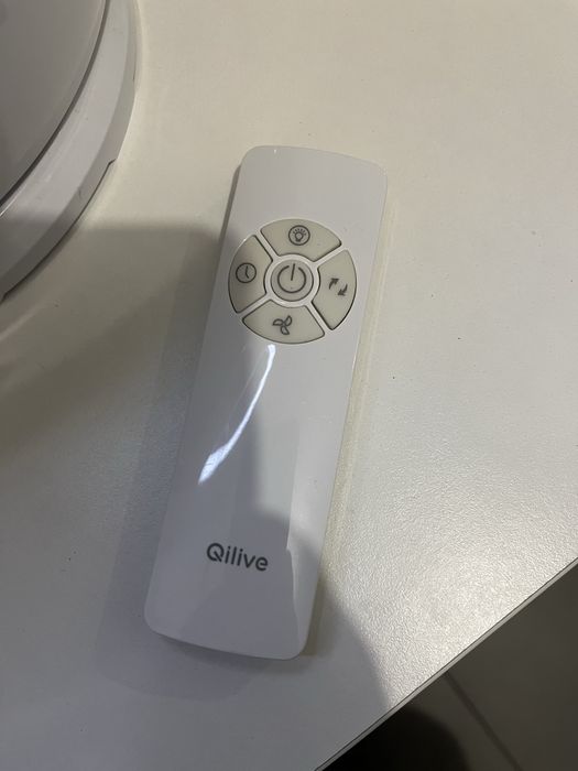 Ventilador Qilive com LED + controlo