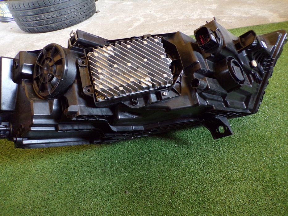 lampa lewa audi q7 4m0941085d laser lift ładna