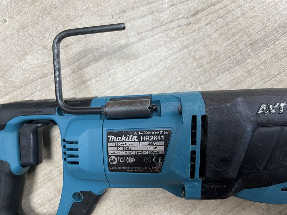 Makita HR2641 / перфоратор Макіта 800W 2.4J