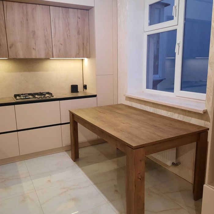 Стіл кухонний з Jysk