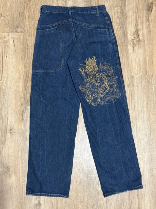 Джинсы с вышивкой sk8