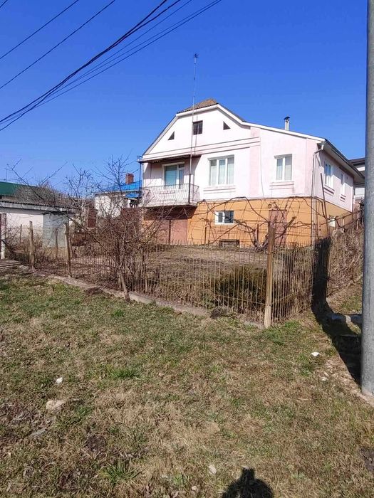 Продається 2-поверховий будинок SH