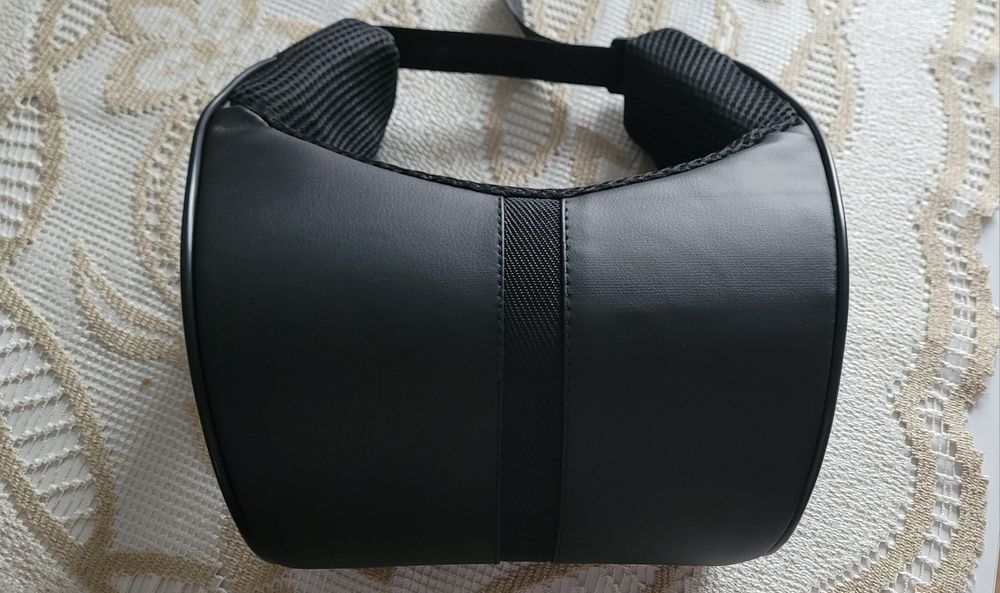 Zagłówek samochodowy