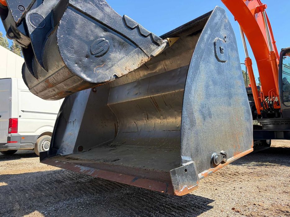 Balde de Descarga Elevada (High Tip) Engate Volvo 2.80m