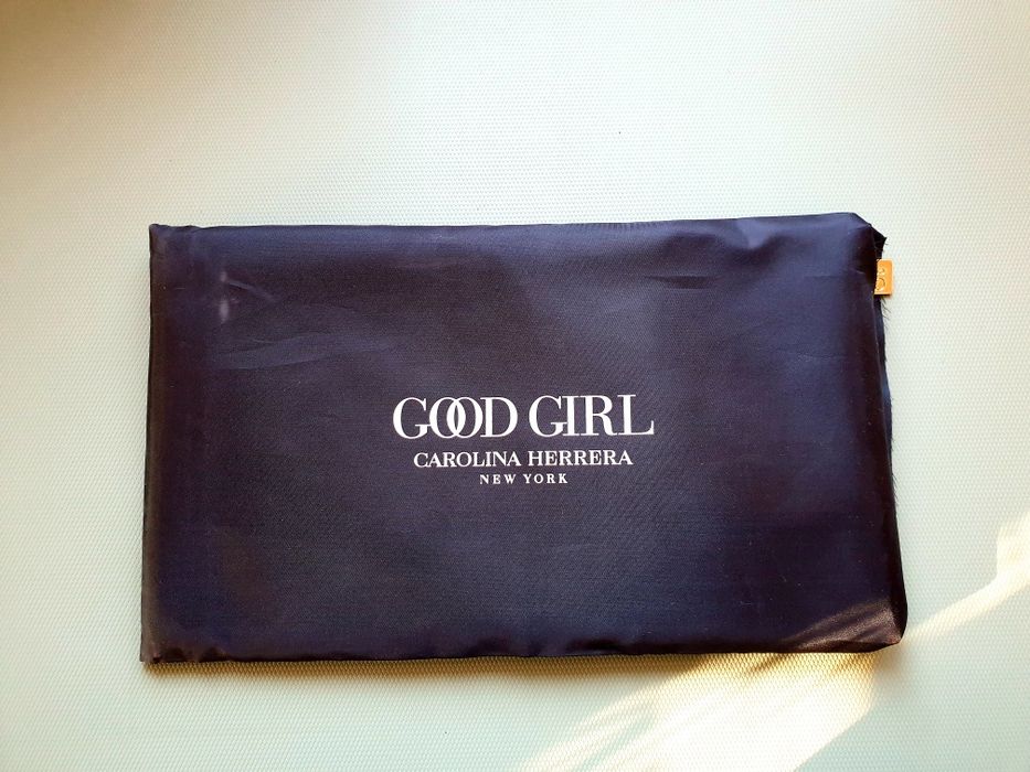 CAROLINA HERRERA Good Girl  Czarna Kosmetyczka Kopertówka