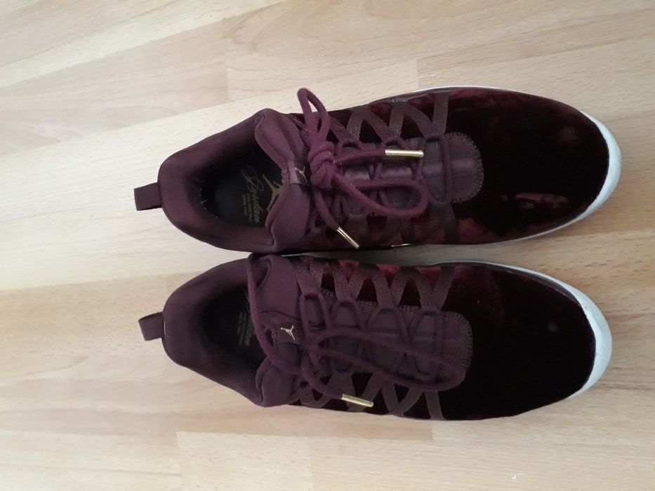 Buty Jordan aksamit piękne ,nowa kolekcja,rozmiar 39(24,5cm).