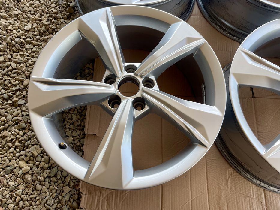 Felgi aluminiowe audi q5 a6 a7 a8 19”