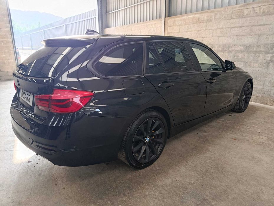 BMW 320i TOURING aut