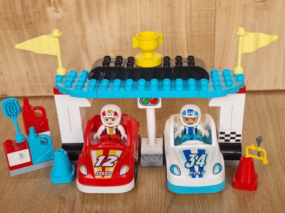 LEGO DUPLO Corrida de Carros