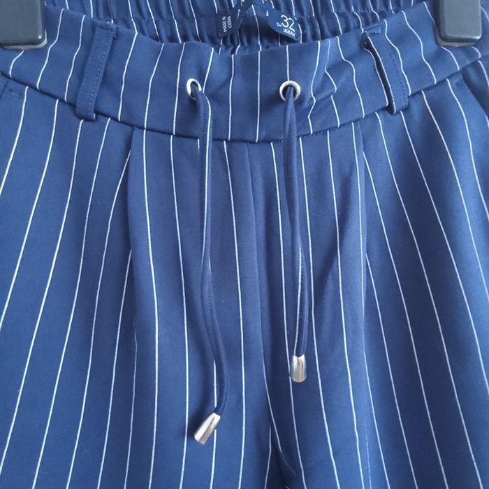 Eleganckie spodnie w paski na gumce Amisu New yorker