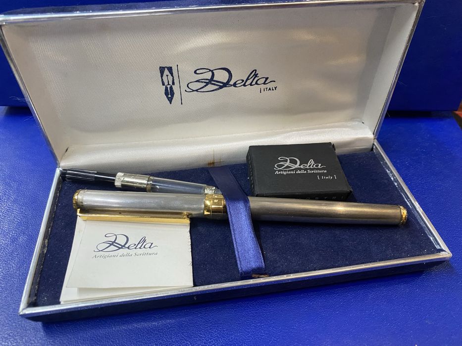 Caneta Delta em prata