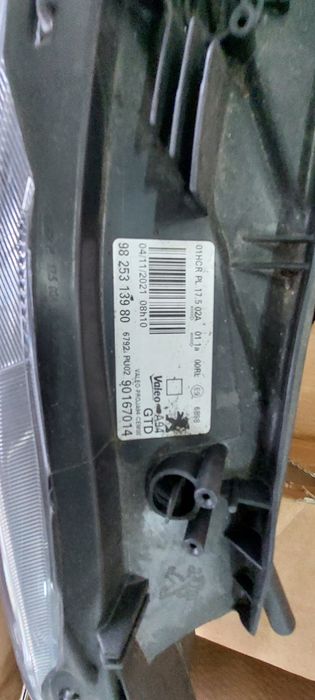 Ótica esquerda peugeot 2008