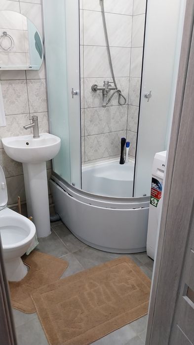 Подобово 1-кімнатна,1 поверх