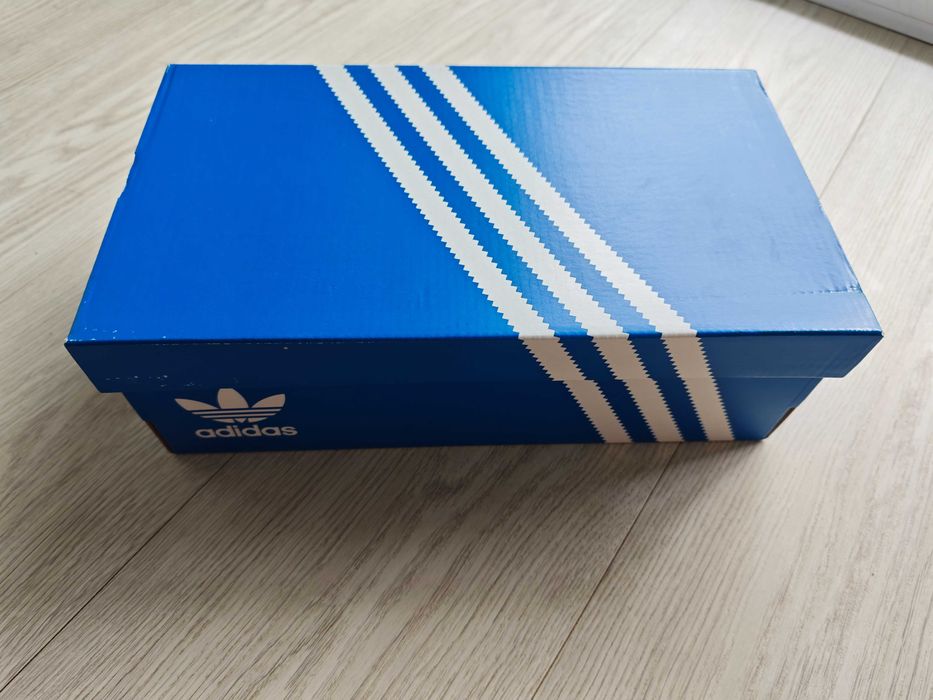 Karton pudełko Adidas Handball spezial