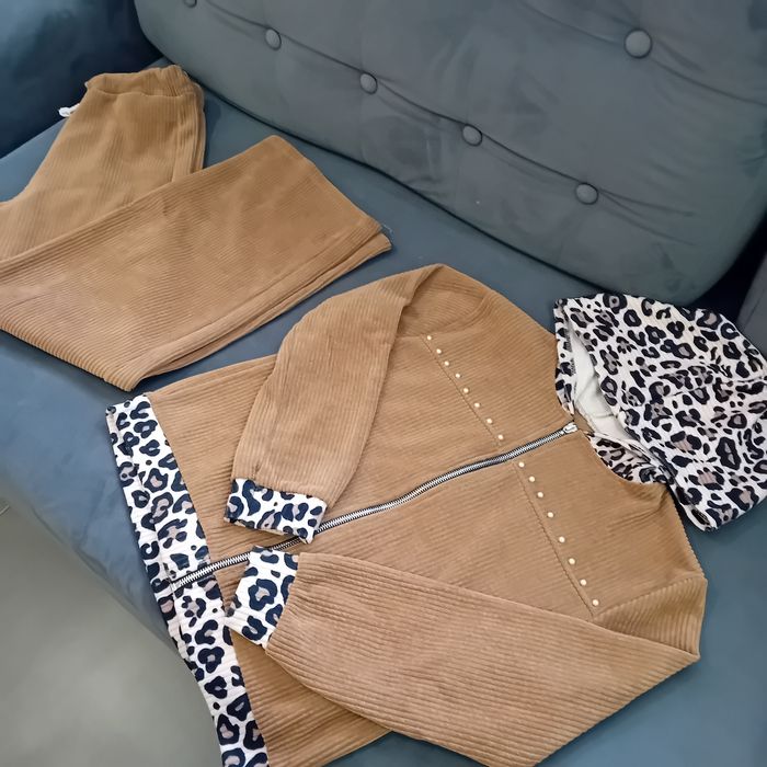 Komplet dresowy dla dziewczynki 152