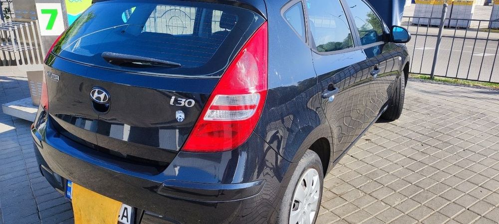 Hyundai i30 2008 VIN KMHDB51CP8U116101 фото оголошення 2 з 10