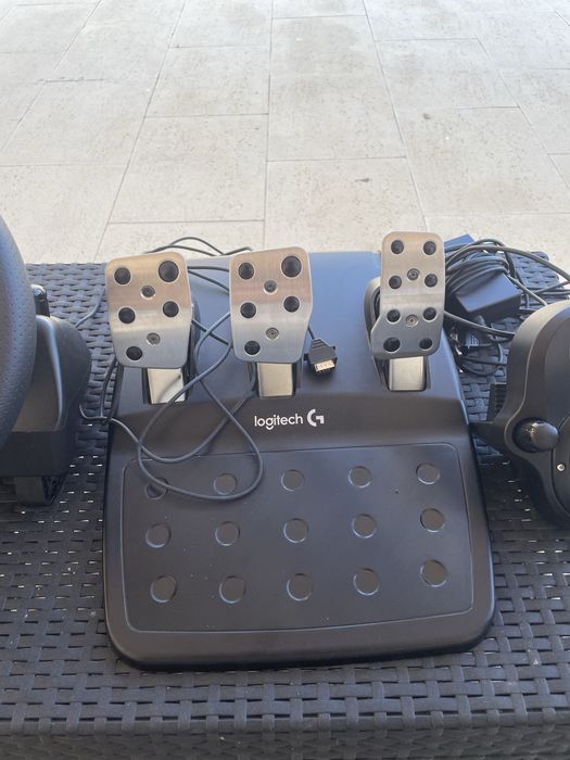 Conjunto Volante Logitech G29 Driving Force+Pedais+Mudanças(compatível com PS3,PS4 e PS5)