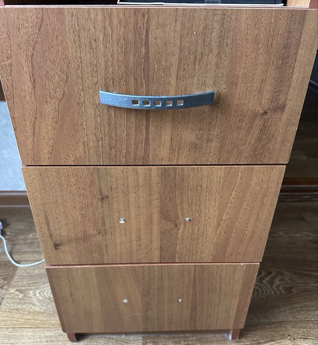 Продам стіл -шафу